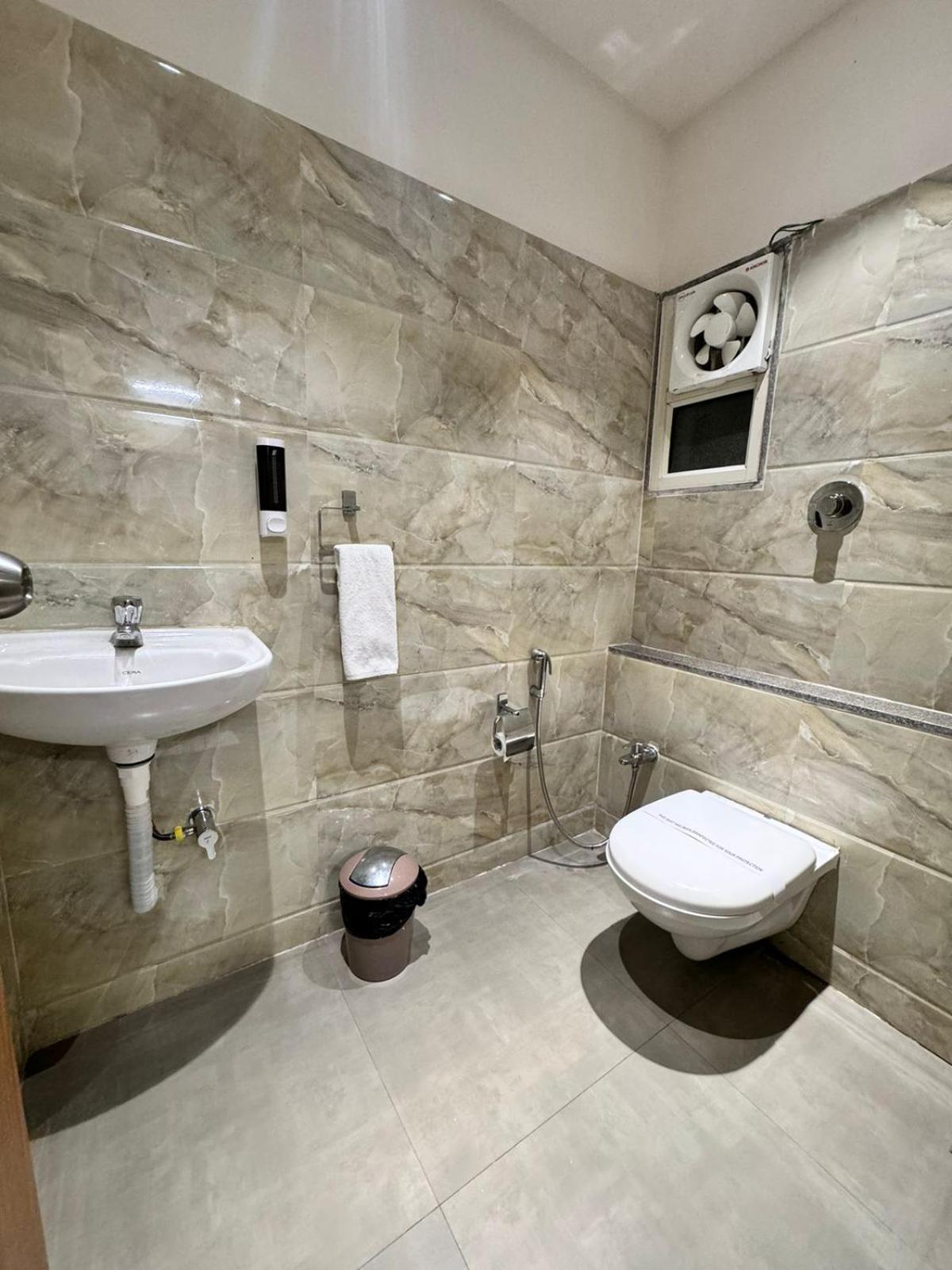 Siara Styles Amba Suites, Gandhinagar Zewnętrze zdjęcie